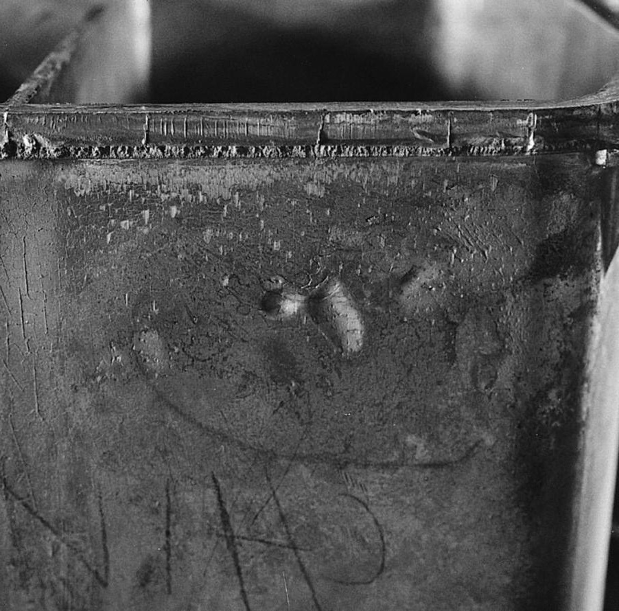 Surface from poor flow – caused by stuck plunger once every 10 shots or so.